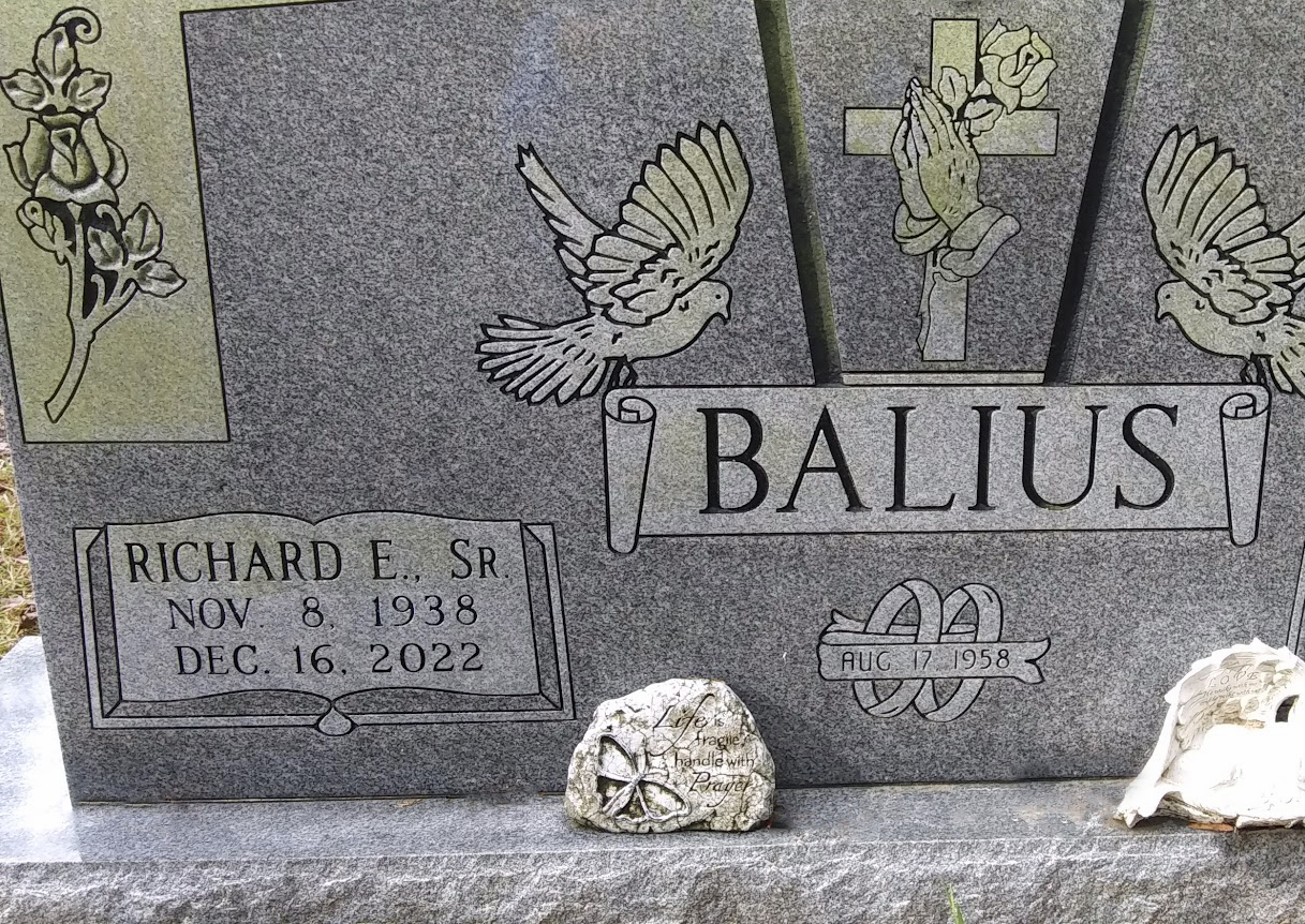 Headstone for Balius Sr, Richard E 